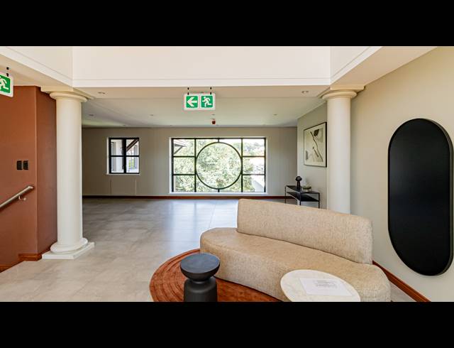 1,928M² OFFICE TO LET IN HYDE PARK